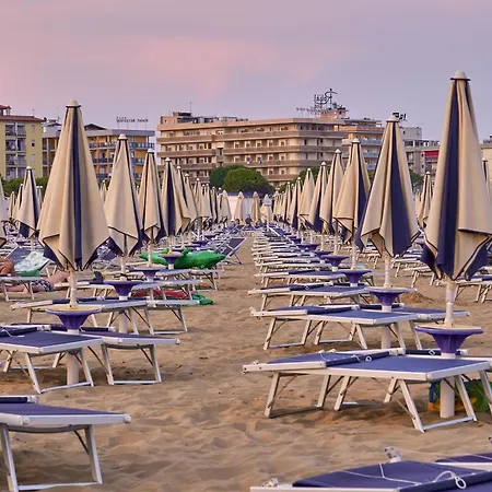 Apartment Welcoming Seaside Flat Ideal For 5 Guests