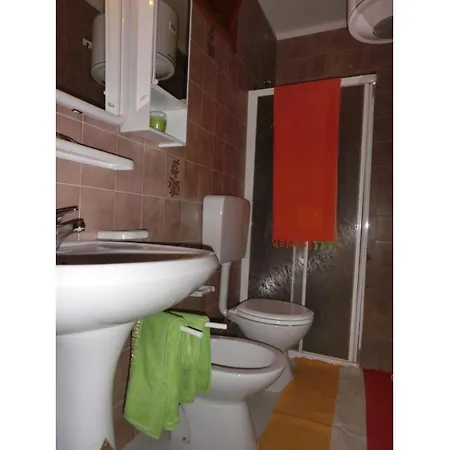 Apartment Welcoming Seaside Flat Ideal For 6 Guests