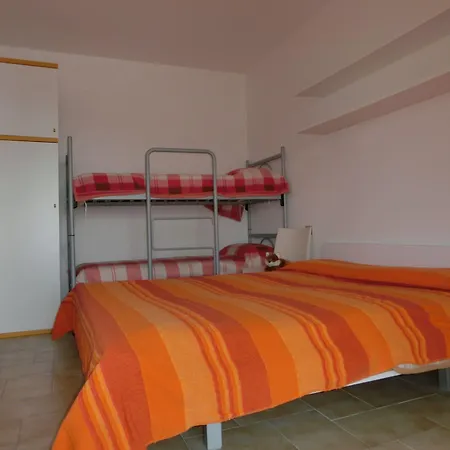 Welcoming Seaside Flat Ideal For 5 Guests Daire *