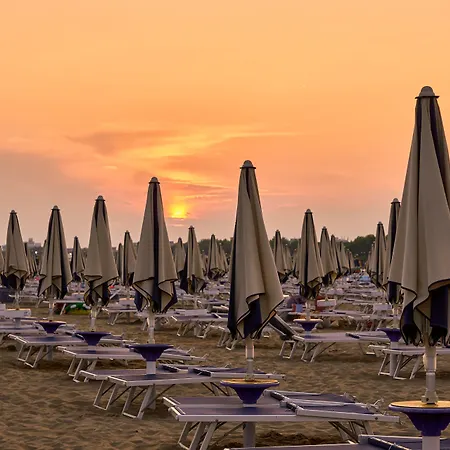 Welcoming Seaside Flat Ideal For 5 Guests بيبيوني