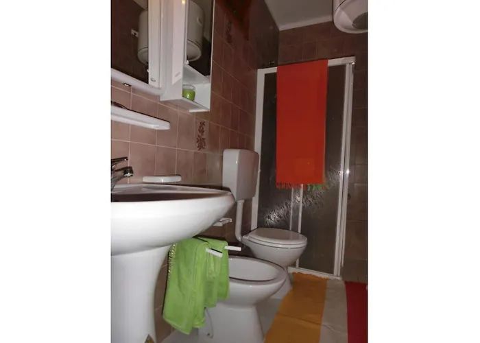 Apartment Welcoming Seaside Flat Ideal For 6 Guests