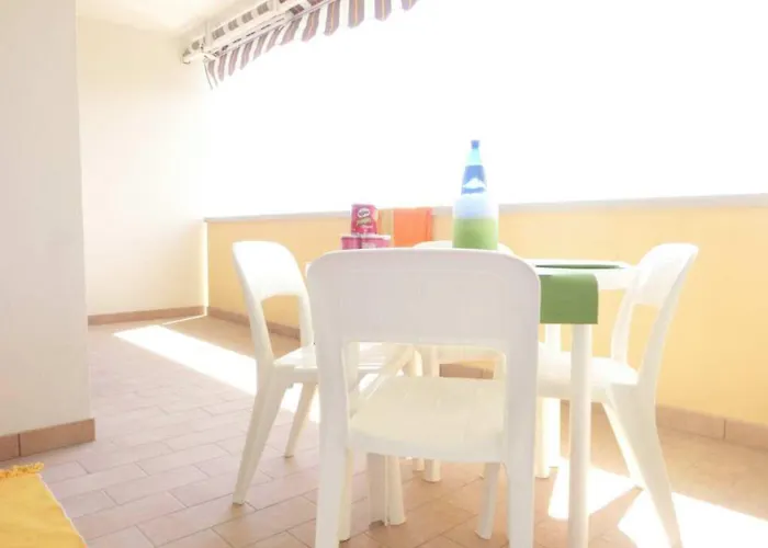 Welcoming Seaside Flat Ideal For 6 Guests Bibione